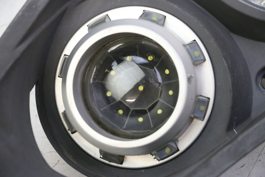 photo de FACCIATA ANTERIORE SUPERIORE SYM CROX 4T 50 (2016 - 2023) - Altra angolazione