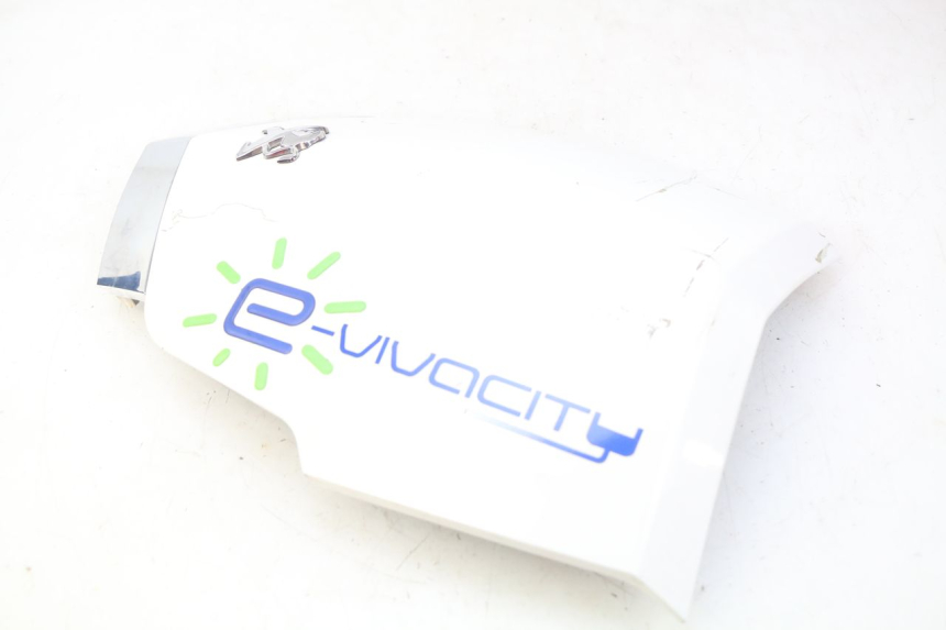 photo de FACCIATA ANTERIORE SUPERIORE PEUGEOT E-VIVACITY 1 (2012 - 2018) - Zoom sullo stato d'uso