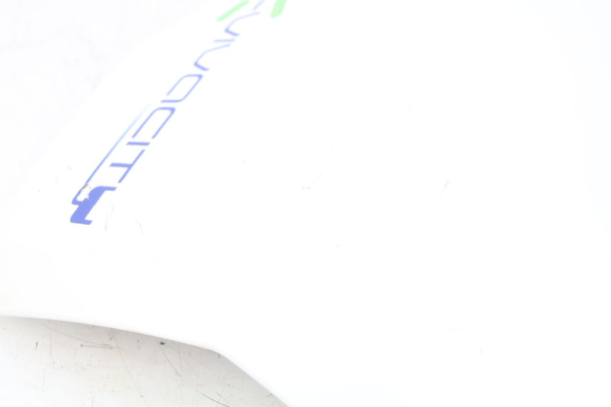 photo de FACCIATA ANTERIORE SUPERIORE PEUGEOT E-VIVACITY 1 (2012 - 2018) - Stato della superficie e materiale