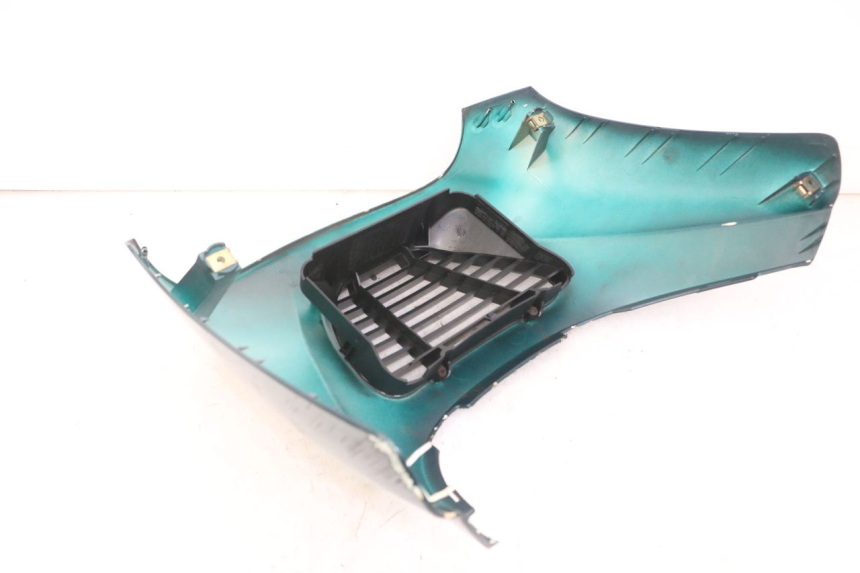 photo de CARENA ANTERIORE SUPERIORE PEUGEOT ELYSEO 125 (1999 - 2004) - Dettaglio del componente