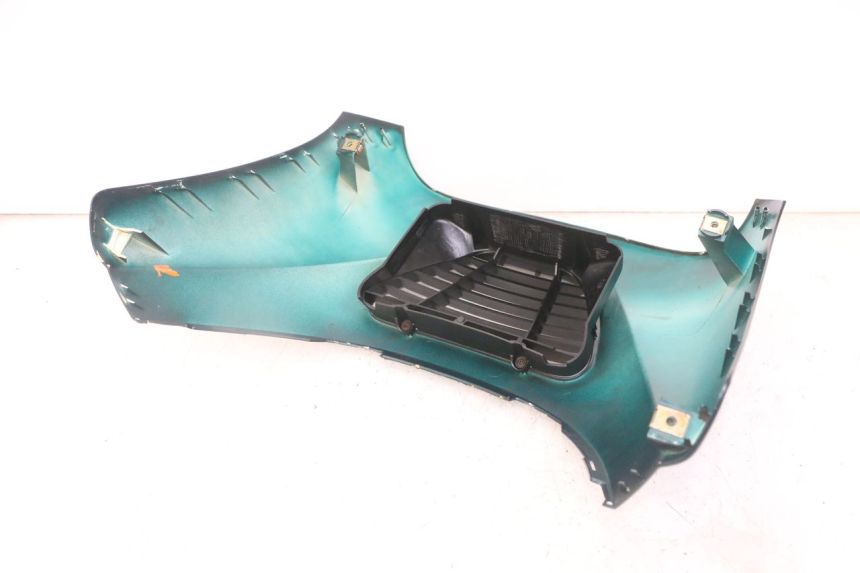 photo de CARENA ANTERIORE SUPERIORE PEUGEOT ELYSEO 125 (1999 - 2004) - Zoom sullo stato d'uso