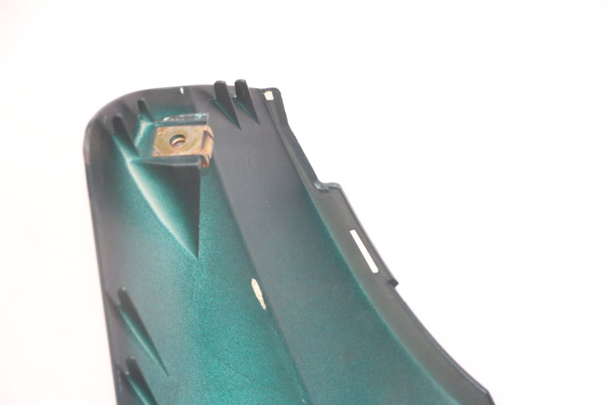 photo de CARENA ANTERIORE SUPERIORE PEUGEOT ELYSEO 125 (1999 - 2004) - Dettagli dei punti di fissaggio