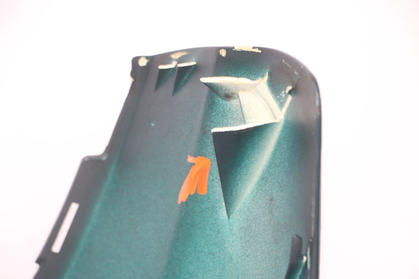 photo de CARENA ANTERIORE SUPERIORE PEUGEOT ELYSEO 125 (1999 - 2004) - Stato della superficie e materiale