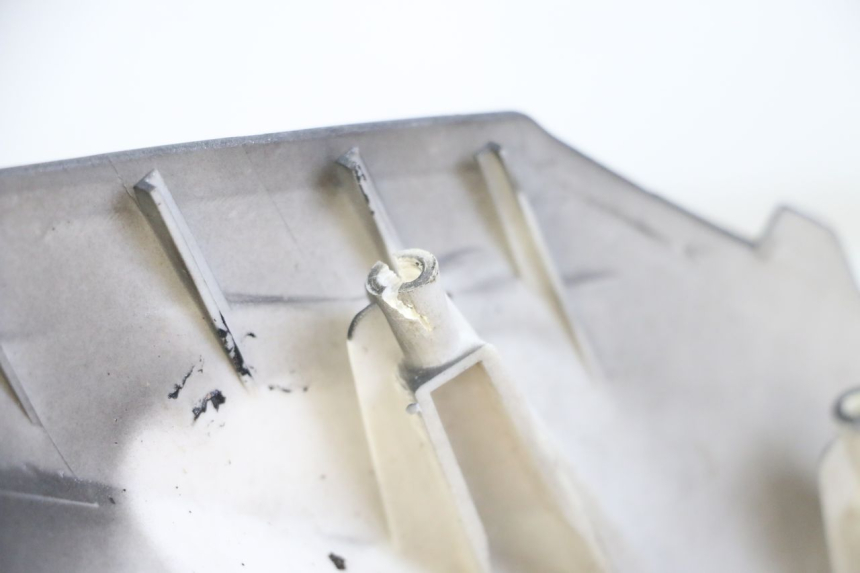 photo de CARENA ANTERIORE SUPERIORE JM MOTORS EVOLIS 4T 50 (2018 - 2022) - Zoom sullo stato d'uso