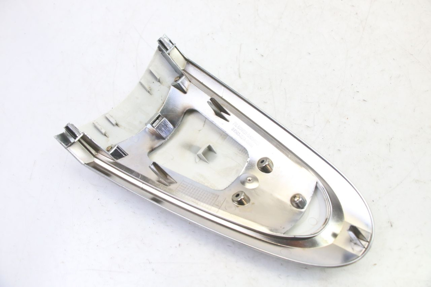 photo de CARENA ANTERIORE SUPERIORE SYM FIDDLE 3 III 125 (2014 - 2020) - Dettagli dei punti di fissaggio