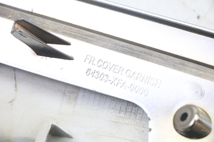 photo de CARENA ANTERIORE SUPERIORE SYM FIDDLE 3 III 125 (2014 - 2020) - Stato della superficie e materiale