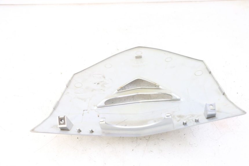 photo de CARENA ANTERIORE SUPERIORE MBK FLAME X 125 (2007 - 2016) - Dettaglio del componente