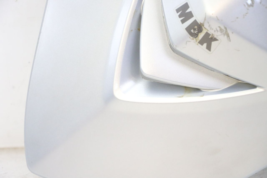 photo de CARENA ANTERIORE SUPERIORE MBK FLAME X 125 (2007 - 2016) - Dettagli dei punti di fissaggio