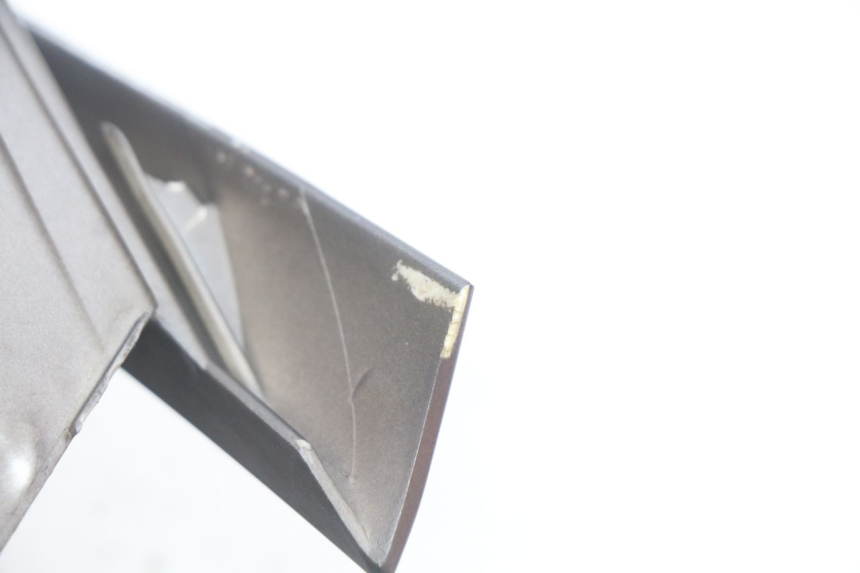 photo de FACCIATA ANTERIORE SUPERIORE PEUGEOT GEOPOLIS 400 (2007 - 2013) - Zoom sullo stato d'uso