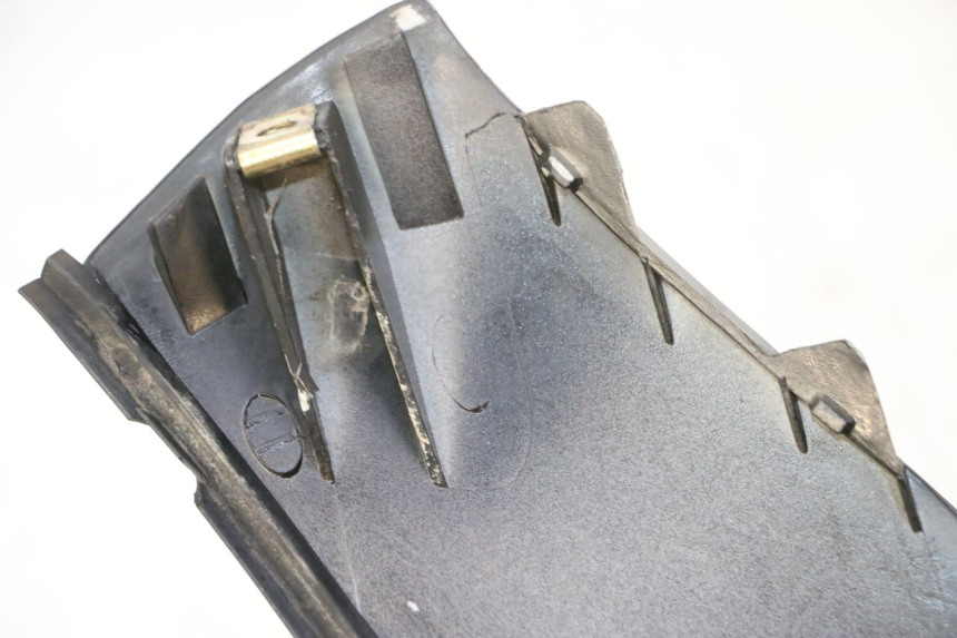 photo de CARENA ANTERIORE SUPERIORE KYMCO GRAND DINK 125 (2008 - 2014) - Zoom sullo stato d'uso