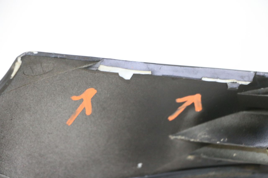 photo de CARENA ANTERIORE SUPERIORE KYMCO GRAND DINK 125 (2008 - 2014) - Primo piano tecnico