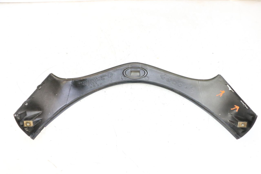 photo de CARENA ANTERIORE SUPERIORE KYMCO GRAND DINK 125 (2008 - 2014) - Dettagli dei punti di fissaggio