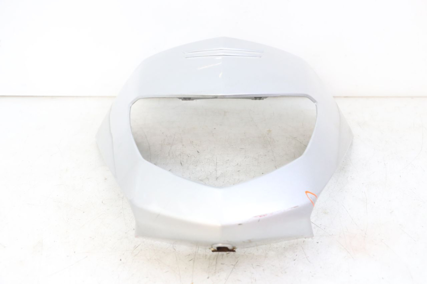 photo de CARENA ANTERIORE SUPERIORE HONDA SCV LEAD 100 (2003 - 2007) - Primo piano tecnico