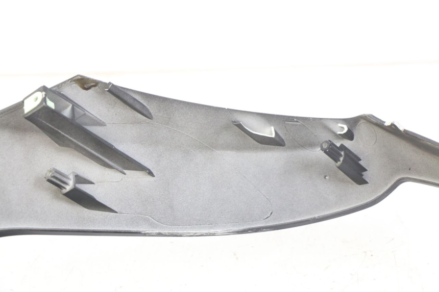 photo de CARENA ANTERIORE SUPERIORE PEUGEOT KISBEE 2T 50 (2018 - 2022) - Zoom sullo stato d'uso