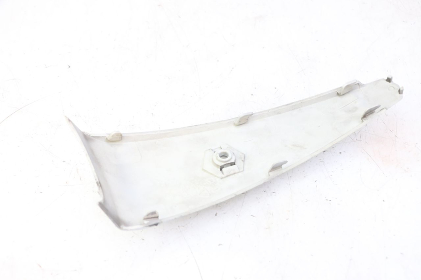 photo de CARENA ANTERIORE SUPERIORE PIAGGIO LIBERTY 125 (1998 - 2008) - Primo piano tecnico