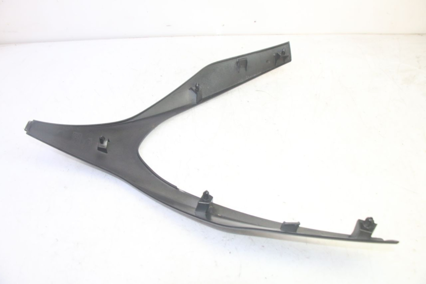 photo de CARENA ANTERIORE SUPERIORE PIAGGIO MP3 HPE 350 (2018 - 2020) - Primo piano tecnico