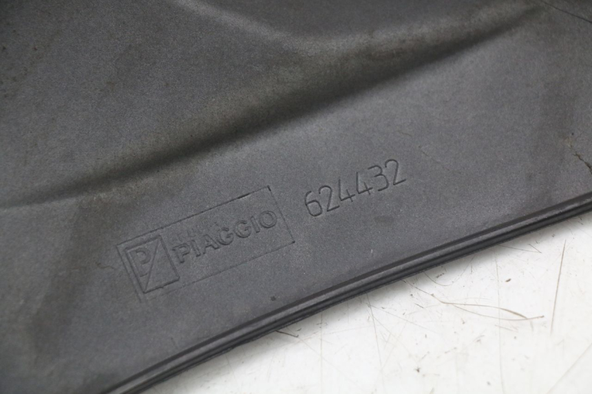 photo de FACCIATA ANTERIORE SUPERIORE PIAGGIO MP3 LT 400 (2007 - 2012) - Altra vista dell'articolo