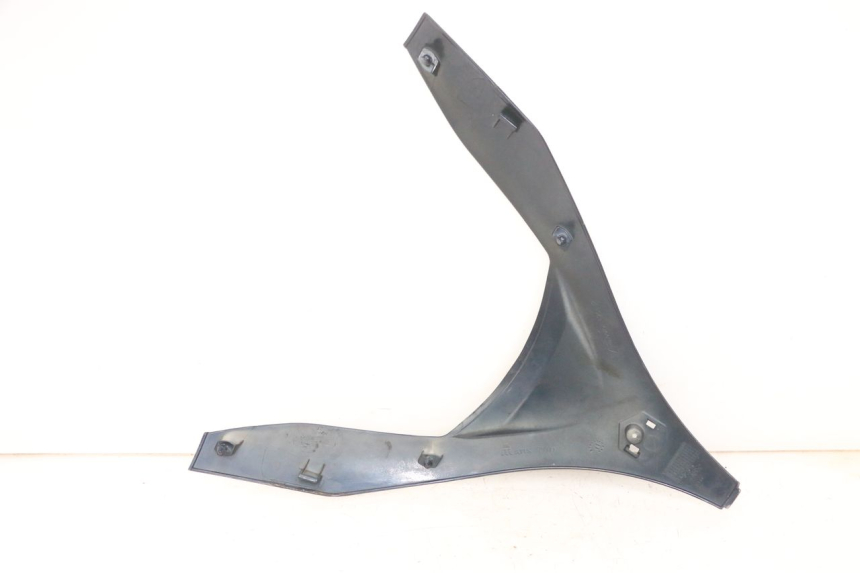 photo de CARENA ANTERIORE SUPERIORE PIAGGIO MP3 LT 300 (2010 - 2016) - Zoom sullo stato d'uso