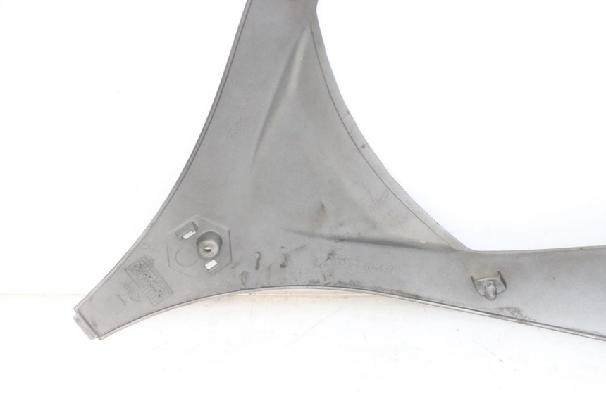 photo de FACCIATA ANTERIORE SUPERIORE PIAGGIO MP3 LT 400 (2007 - 2012) - Altra angolazione