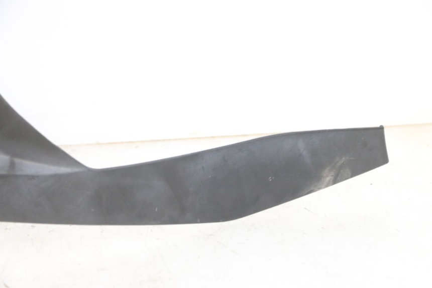 photo de FACCIATA ANTERIORE SUPERIORE PIAGGIO MP3 LT 400 (2007 - 2012) - Stato della superficie e materiale