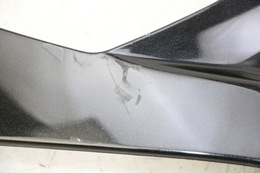 photo de CARENA ANTERIORE SUPERIORE PIAGGIO MP3 LT 300 (2010 - 2016) - Stato della superficie e materiale