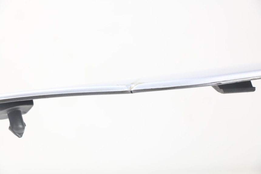 photo de FACCIATA ANTERIORE SUPERIORE PIAGGIO MP3 125 (2006 - 2014) - Zoom sullo stato d'uso