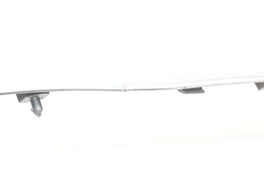 photo de FACCIATA ANTERIORE SUPERIORE PIAGGIO MP3 125 (2006 - 2014) - Primo piano tecnico