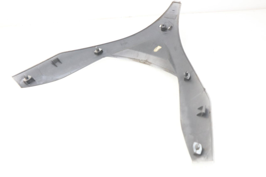 photo de FACCIATA ANTERIORE SUPERIORE PIAGGIO MP3 125 (2006 - 2014) - Dettagli dei punti di fissaggio