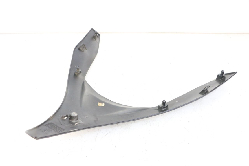 photo de FACCIATA ANTERIORE SUPERIORE PIAGGIO MP3 500 (2011 - 2015) - Dettagli dei punti di fissaggio