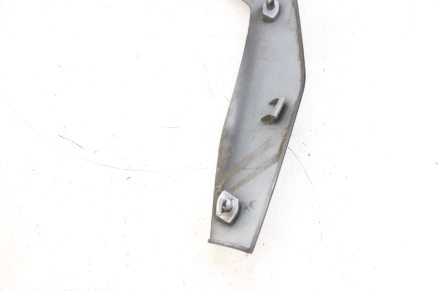 photo de FACCIATA ANTERIORE SUPERIORE PIAGGIO MP3 125 (2006 - 2014) - Dettaglio del componente