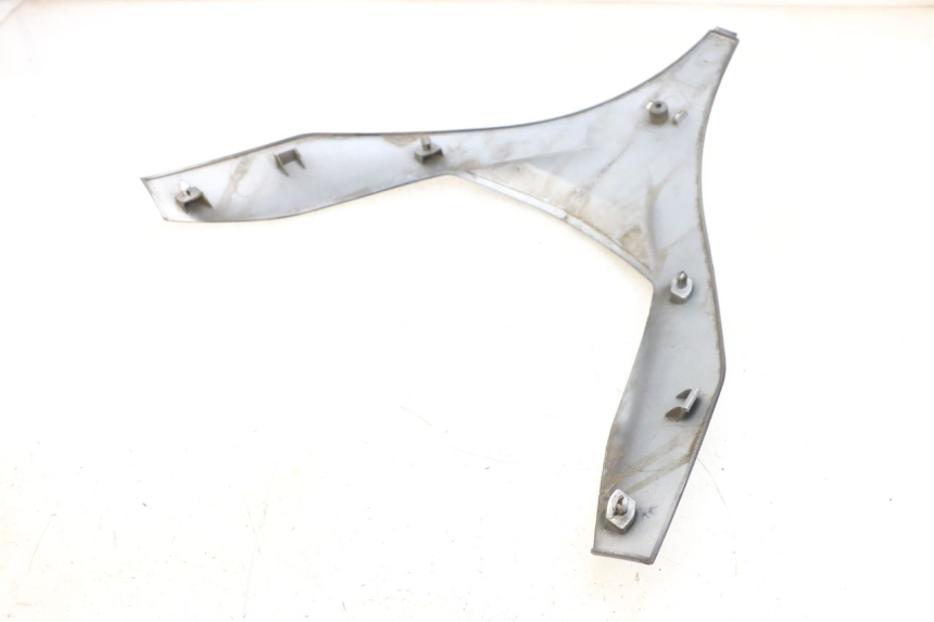 photo de FACCIATA ANTERIORE SUPERIORE PIAGGIO MP3 125 (2006 - 2014) - Primo piano tecnico