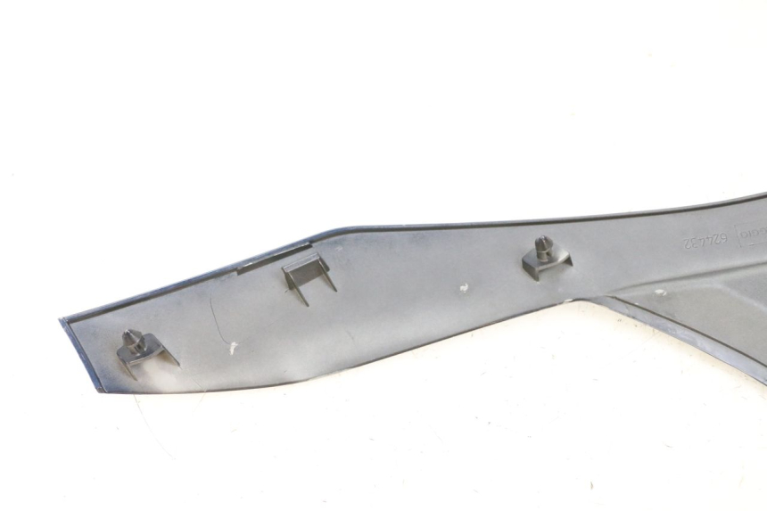 photo de CARENA ANTERIORE SUPERIORE PIAGGIO MP3 RL 250 (2006 - 2010) - Altra angolazione