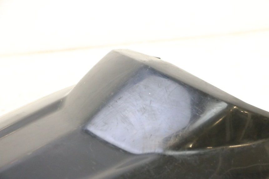 photo de CARENA ANTERIORE SUPERIORE KYMCO MXU R 250 (2004 - 2010) - Dettagli dei punti di fissaggio