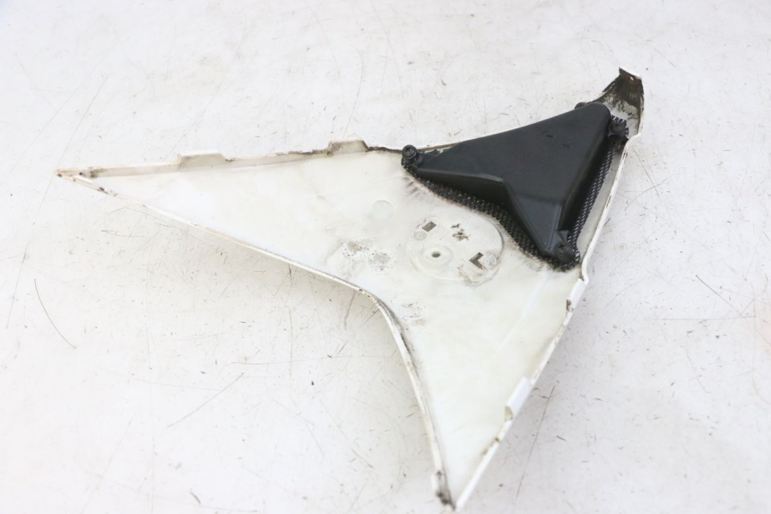 photo de CARENA ANTERIORE SUPERIORE GILERA NEXUS 125 (2009 - 2013) - Dettagli dei punti di fissaggio