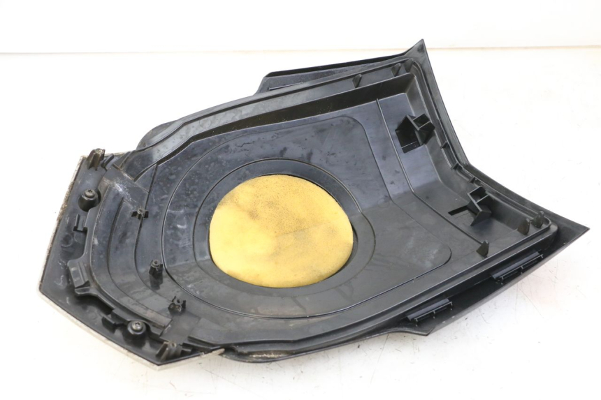 photo de FACCIATA ANTERIORE SUPERIORE PEUGEOT VIVACITY 125 (2010 - 2017) - Zoom sullo stato d'uso