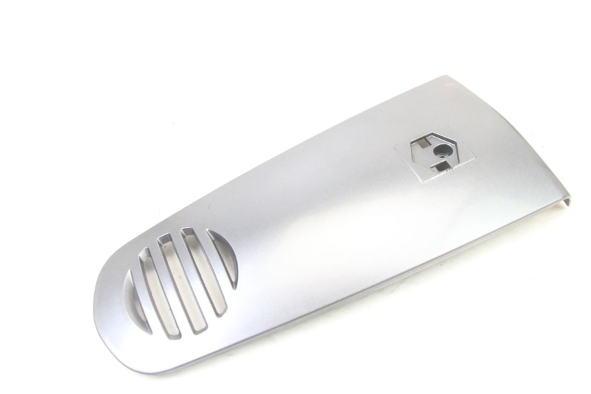 photo de FACE ANTERIORE SUPERIORE PIAGGIO VESPA GRANTURISMO 125 (2003 - 2007) - Zoom sullo stato d'uso