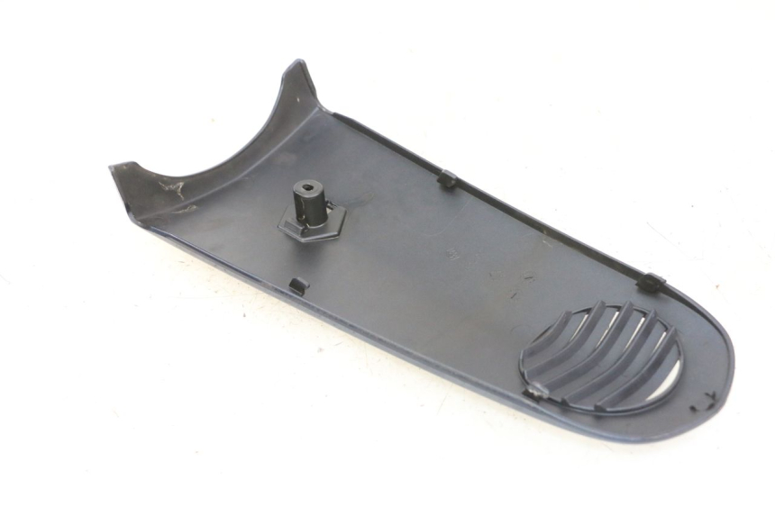 photo de CARENA ANTERIORE SUPERIORE PIAGGIO VESPA LX 150 (2005 - 2013) - Primo piano tecnico