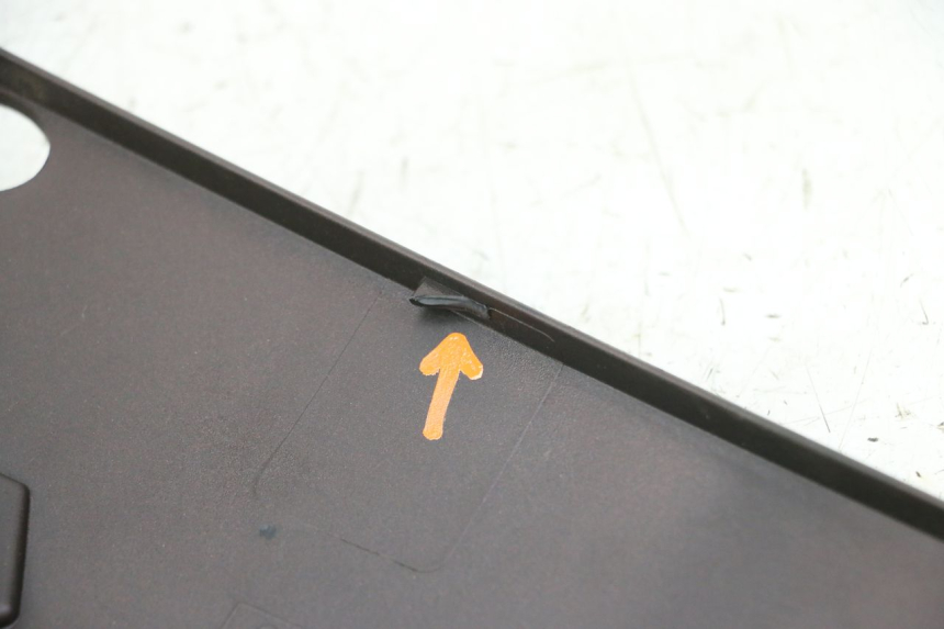 photo de CARENA ANTERIORE SUPERIORE PIAGGIO VESPA LX IE 125 (2010 - 2012) - Vista d'insieme del prodotto