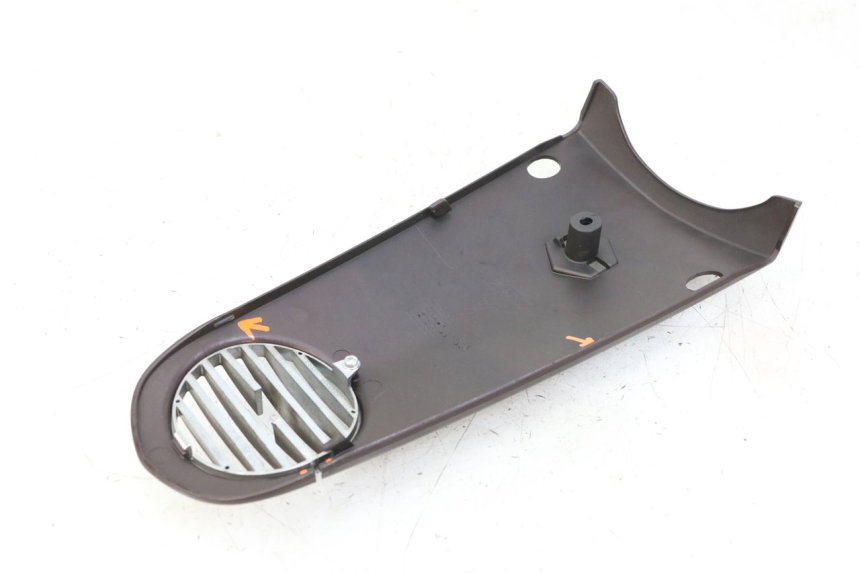 photo de CARENA ANTERIORE SUPERIORE PIAGGIO VESPA LX IE 125 (2010 - 2012) - Dettagli dei punti di fissaggio