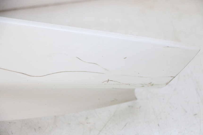 photo de FACCIATA ANTERIORE SUPERIORE PEUGEOT SATELIS 125 (2010 - 2012) - Primo piano ad alta risoluzione