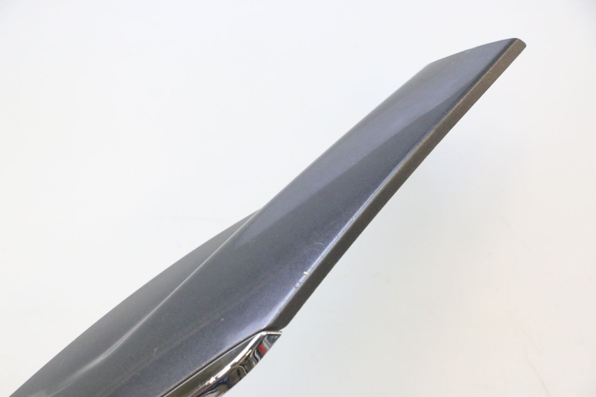 photo de CARENA ANTERIORE SUPERIORE PEUGEOT SATELIS 125 (2013 - 2018) - Primo piano ad alta risoluzione