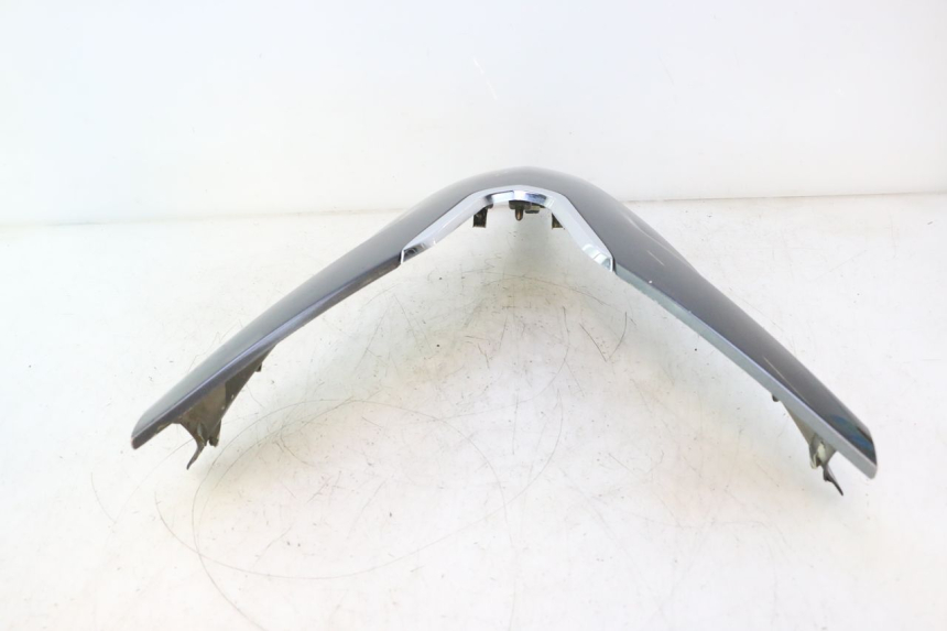 photo de CARENA ANTERIORE SUPERIORE PEUGEOT SATELIS 125 (2013 - 2018) - Focus sulla struttura