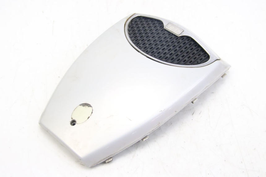 photo de FACCIATA ANTERIORE SUPERIORE APRILIA SCARABEO 4T 50 (2009 - 2017) - Primo piano tecnico