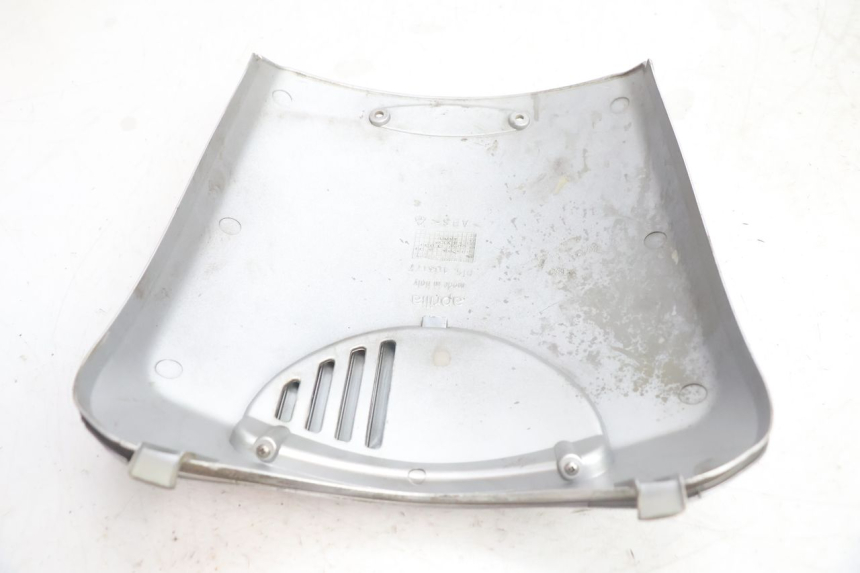 photo de CARENA ANTERIORE SUPERIORE APRILIA SCARABEO GT 125 (1999 - 2007) - Stato della superficie e materiale