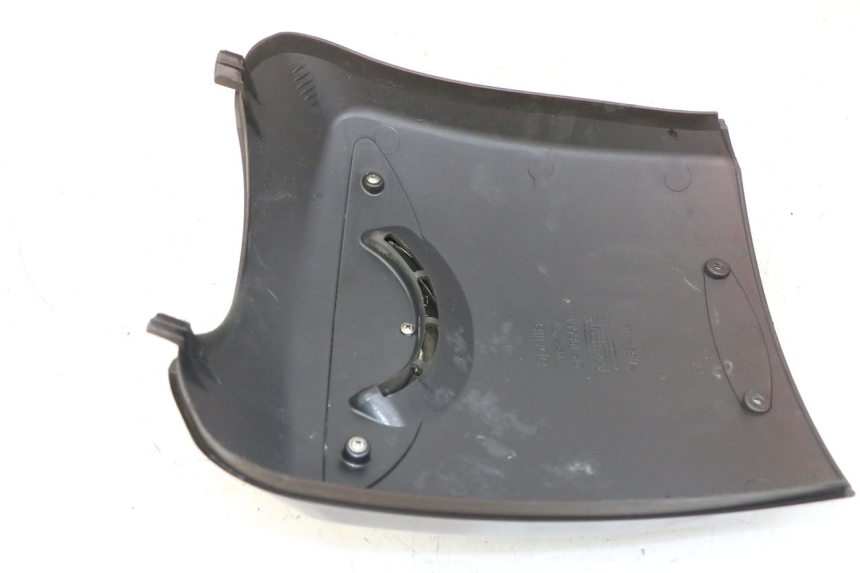 photo de CARENA ANTERIORE SUPERIORE APRILIA SCARABEO GT TOURING 125 (1999 - 2005) - Zoom sullo stato d'uso