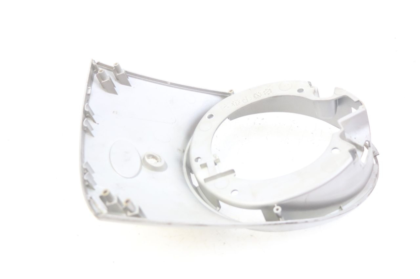 photo de FACCIATA ANTERIORE SUPERIORE KYMCO SENTO 100 (2008 - 2013) - Zoom sullo stato d'uso