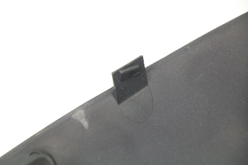 photo de FACCIATA ANTERIORE SUPERIORE APRILIA SR CARB LC 2T 50 (2004 - 2012) - Dettaglio del componente