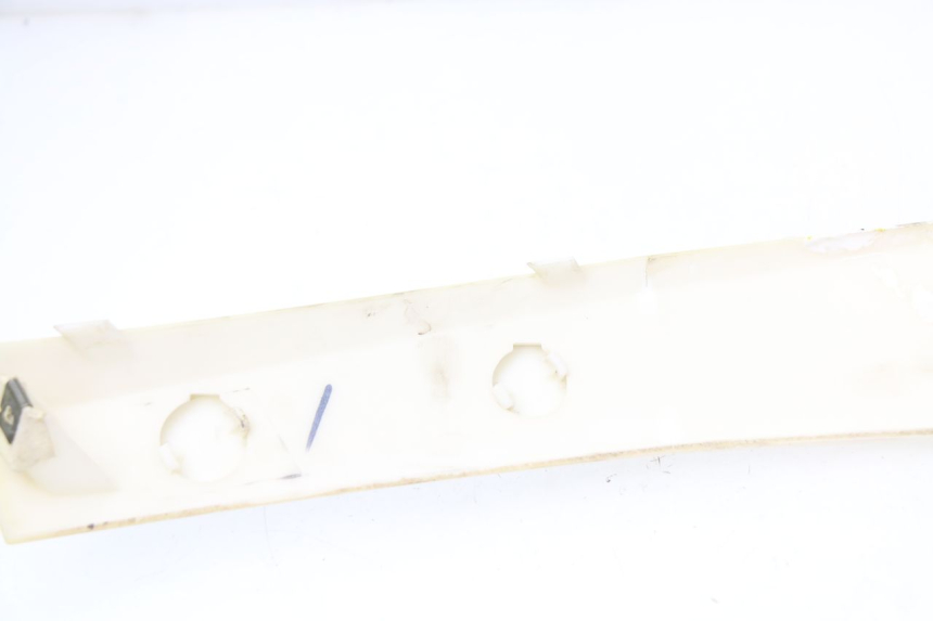 photo de FACCIATA ANTERIORE SUPERIORE RAZZO STEED 125 (2012 - 2018) - Zoom sullo stato d'uso