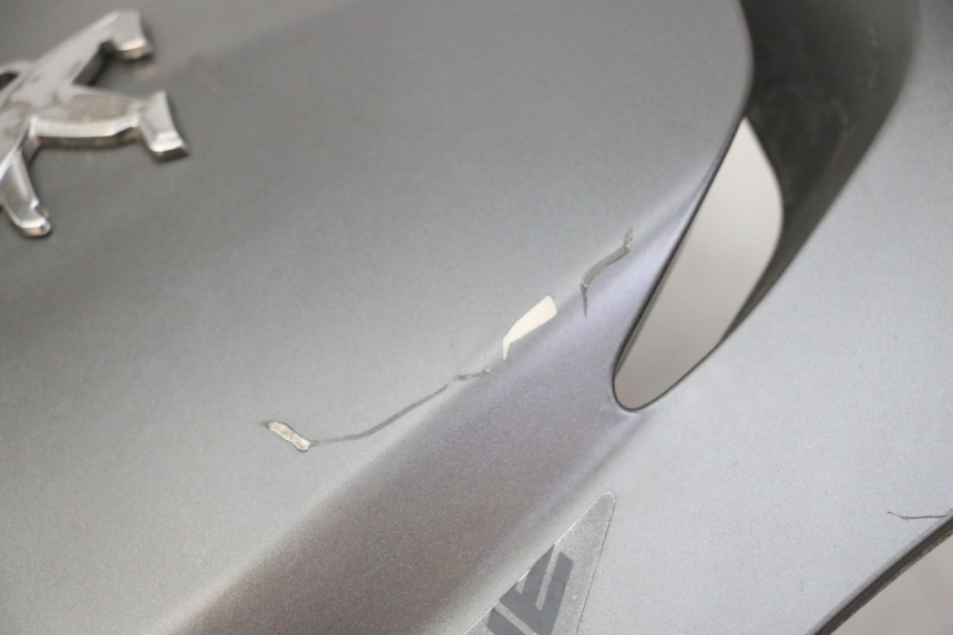 photo de CARENA ANTERIORE SUPERIORE PEUGEOT STREETZONE I NAKED 2T 50 (2018 - 2020) - Primo piano tecnico