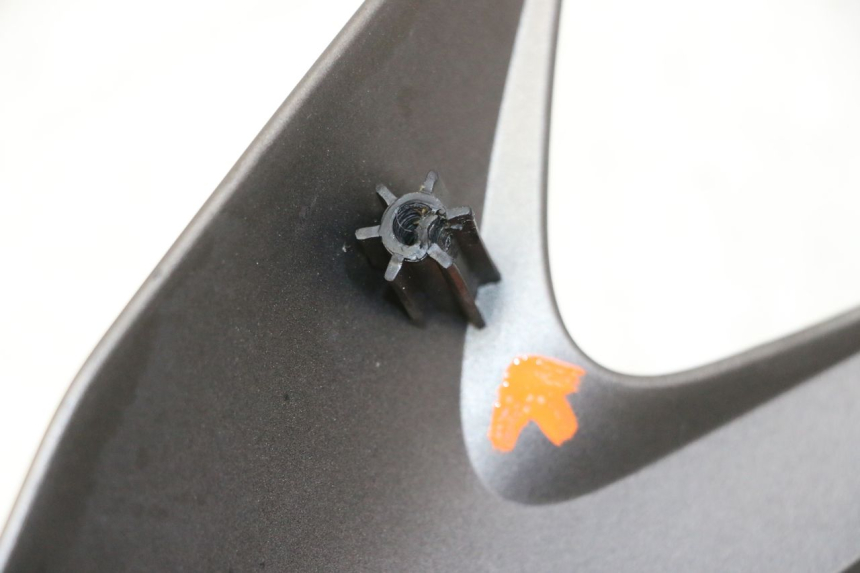 photo de FACCIATA ANTERIORE SUPERIORE MBK STUNT NAKED 50 (2004 - 2018) - Zoom sullo stato d'uso